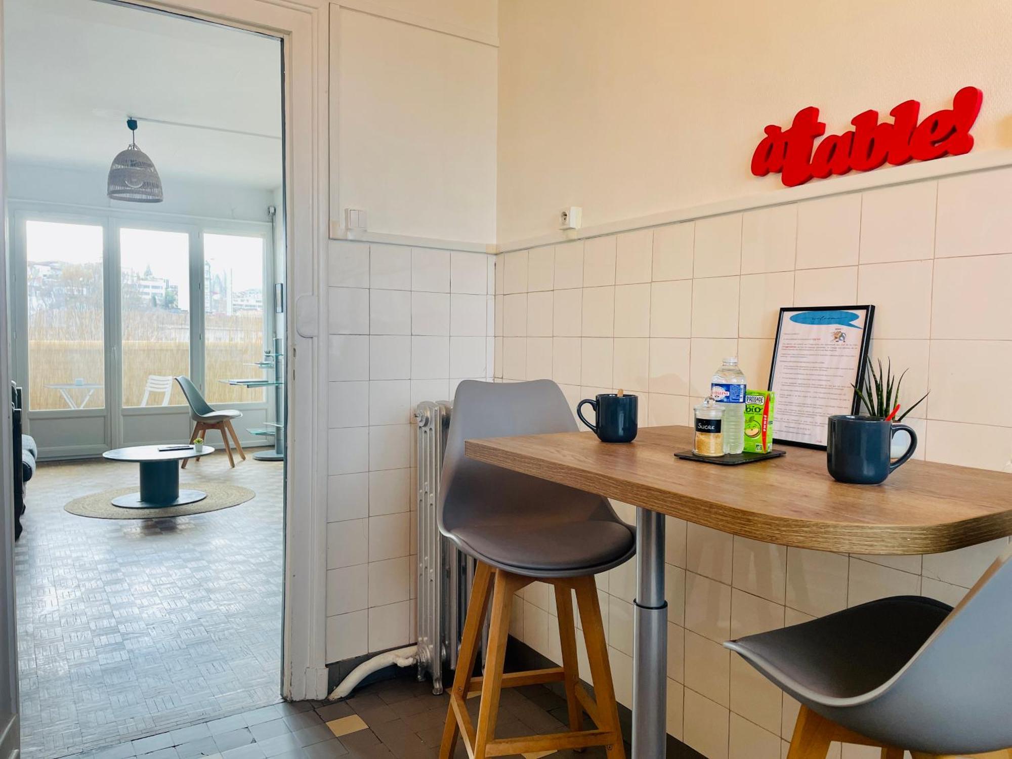 Proche Gare Tgv Deco Theme Bande Dessinee Apartment Angouleme