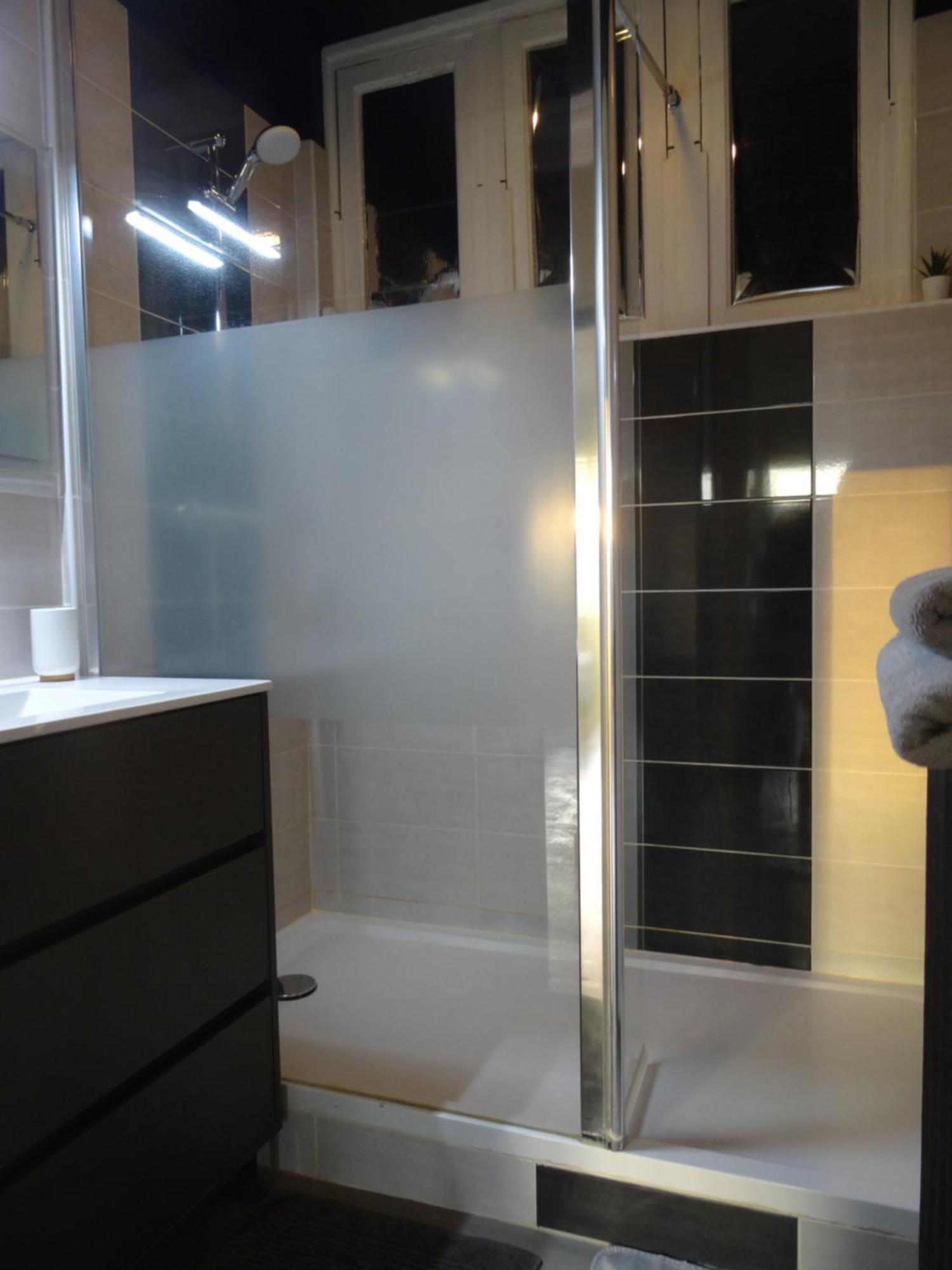 Apartment Proche Gare Tgv Deco Theme Bande Dessinee *